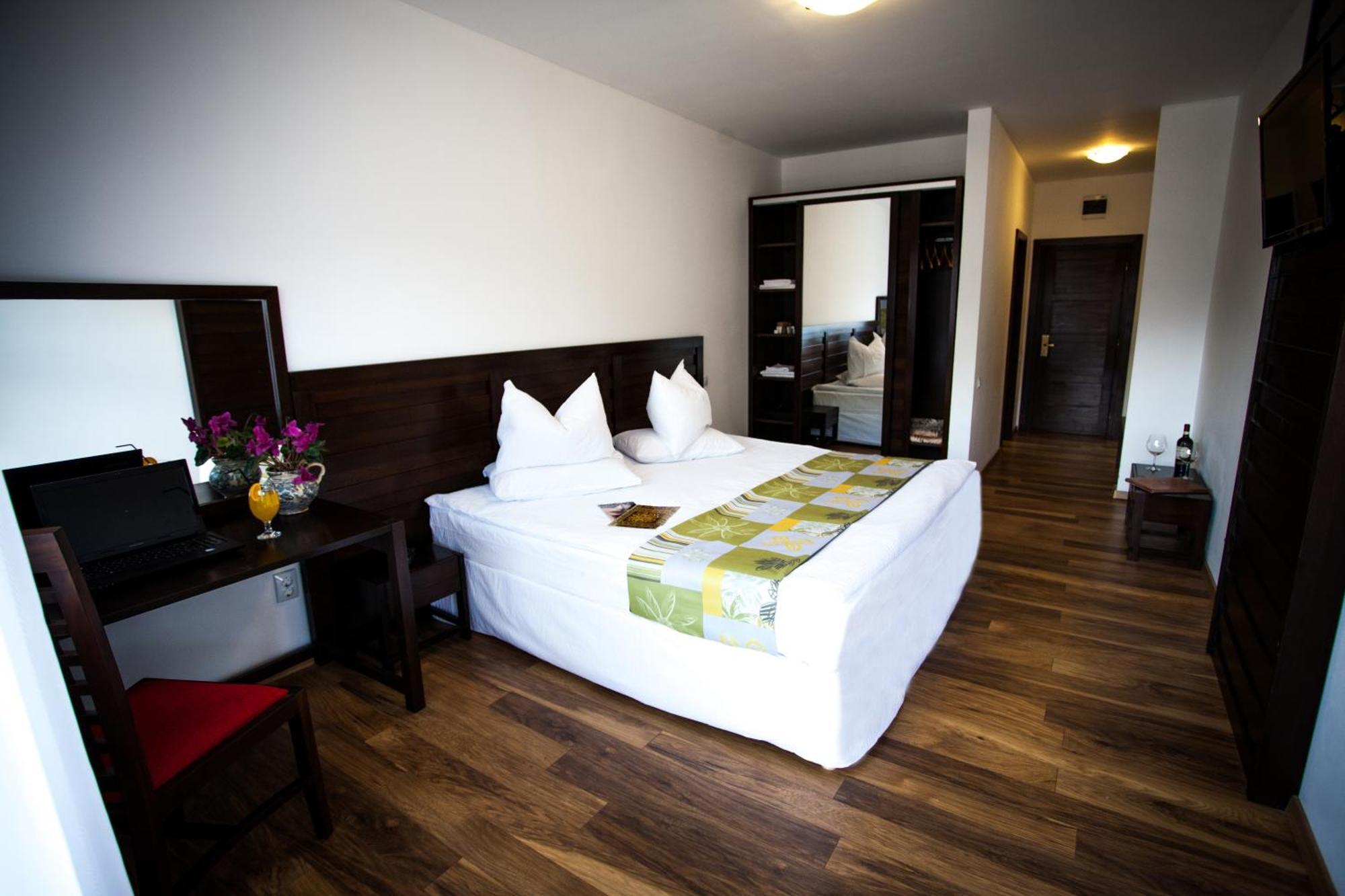 Roata Faget Inn Клуж-Напока Экстерьер фото